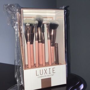 Luxie Complete Face Makeup Brush Set